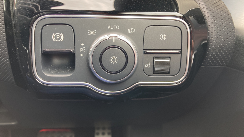 Mercedes-Benz CLA 220d AMG Line Premium 4dr Tip Auto Diesel Saloon